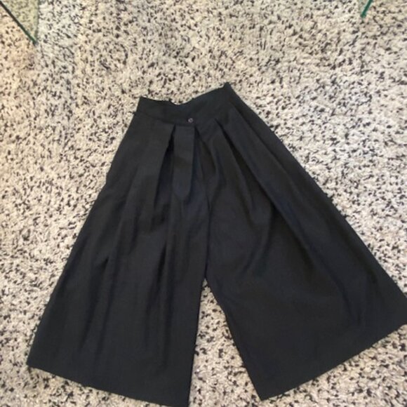 Madison Pants - VTG Pure Wool Culotte Gaucho Pants Charcoal Grey 1970 Size 2/4 Pocket Madison